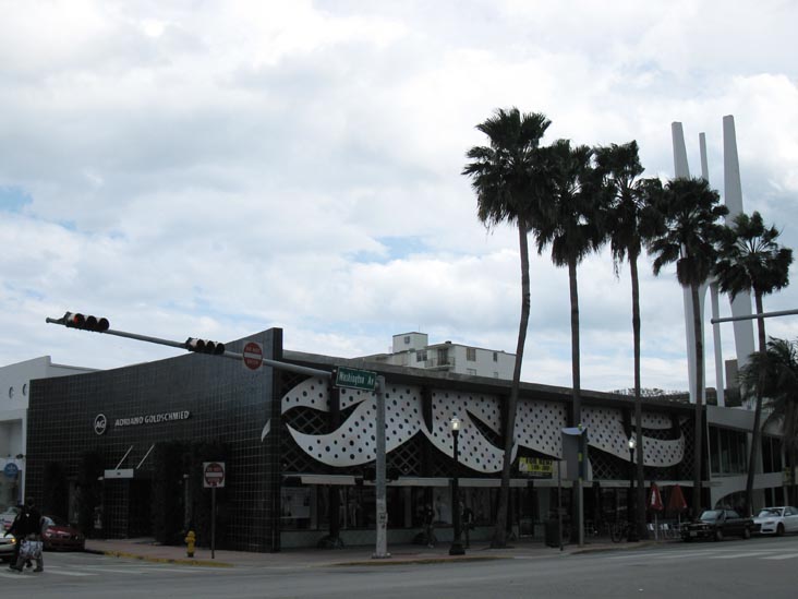 Washington Avenue and 8th Street, SE Corner, South Beach, Miami, Florida