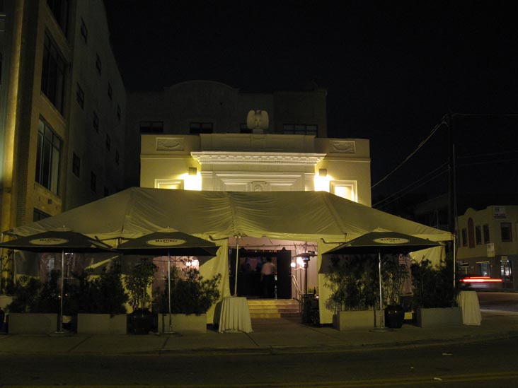 Sra. Martinez, 4000 NE 2nd Avenue, Miami, Florida