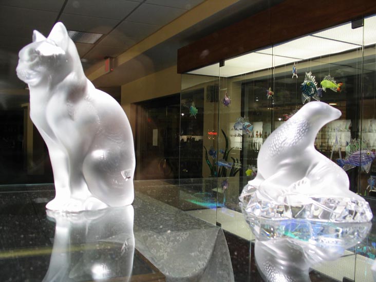 Figurines, St. Armands Circle, Sarasota, Florida, November 11, 2004