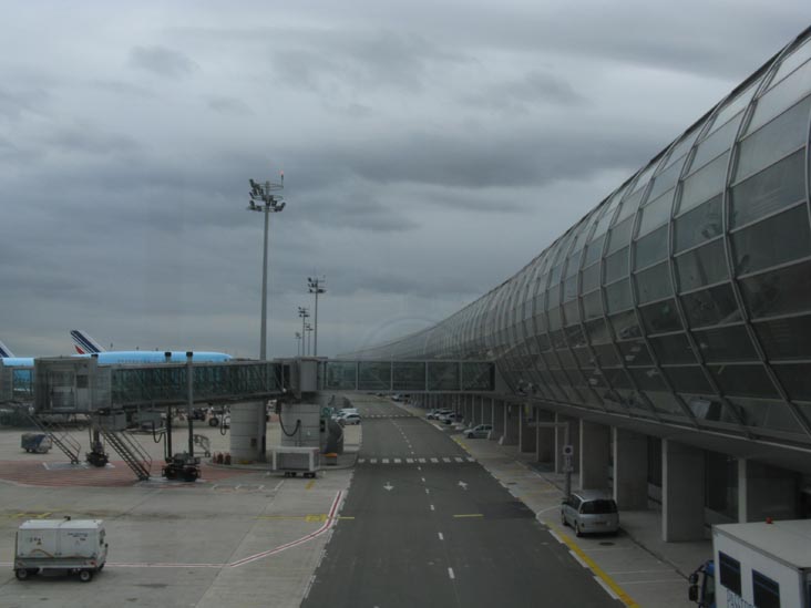 Terminal 2E, Aéroport Paris-Charles de Gaulle (Charles de Gaulle Airport), Paris, France