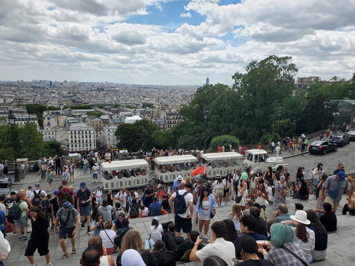 Parvis du Sacré-Cœur de Montmartre (Basilica of the Sacred Heart), Montmartre, 18e Arrondissement, Paris, France, July 15, 2025