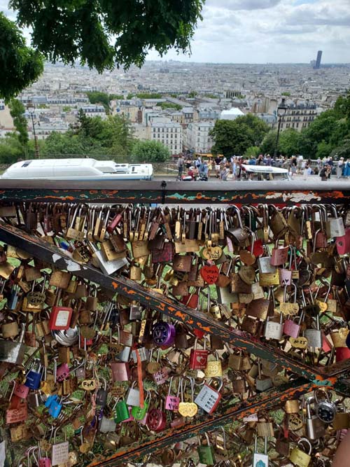Locks, Parvis du Sacré-Cœur de Montmartre (Basilica of the Sacred Heart), Montmartre, 18e Arrondissement, Paris, France, July 15, 2025