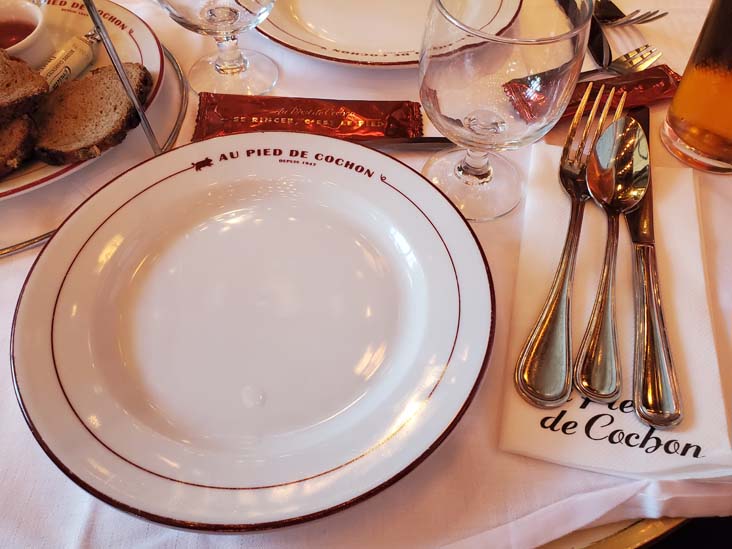 Place Setting, Au Pied de Cochon, 6 Rue Coquillière, 1er Arrondissement, Paris, France, July 17, 2025