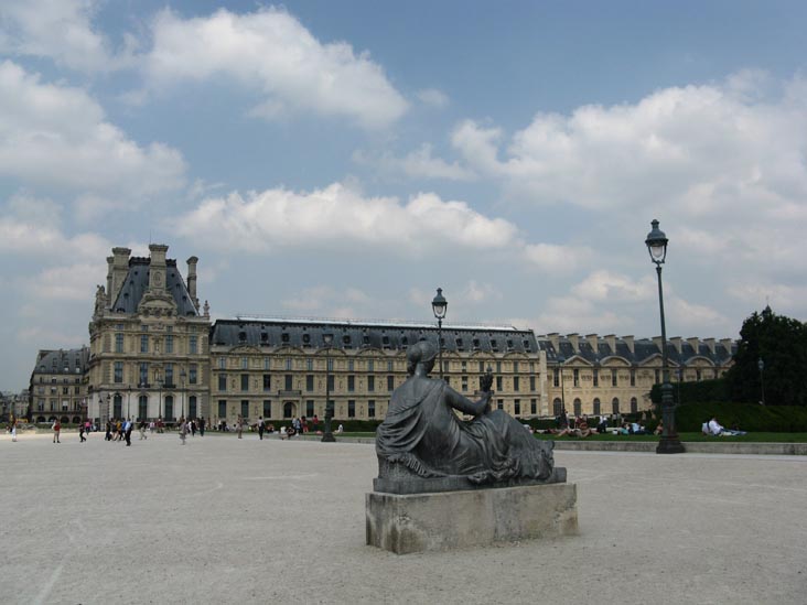 Terrasse des Tuileries, Musée du Louvre, Paris, France, May 25, 2009