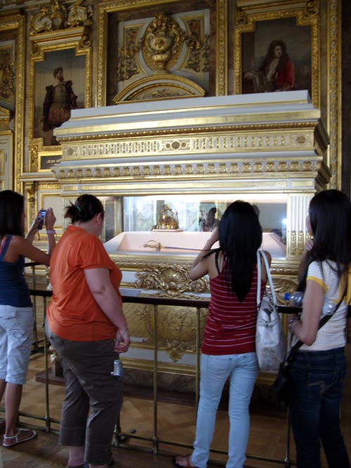 French Crown Jewels, Galerie d'Apollon (Apollo Gallery), Musée du Louvre, Paris, France, May 25, 2009