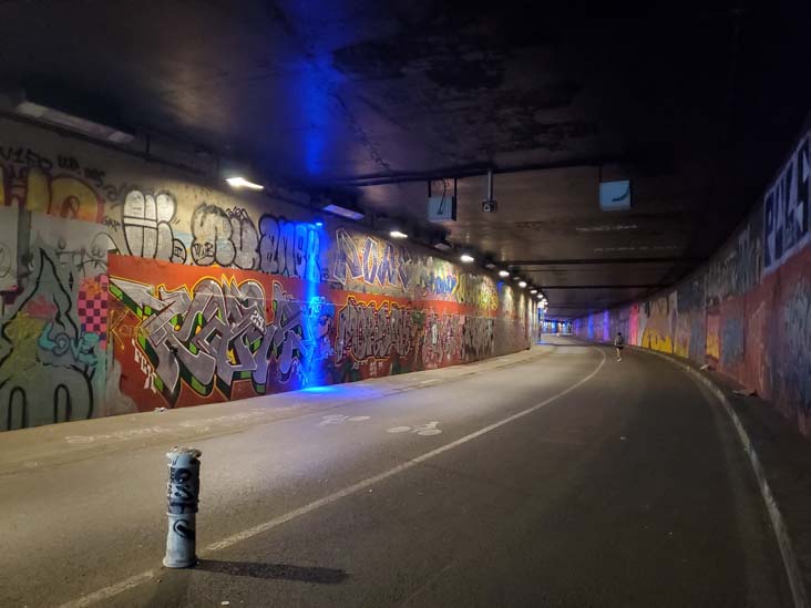 Tunnel des Tuileries, 1er Arrondissement, Paris, France, July 17, 2025
