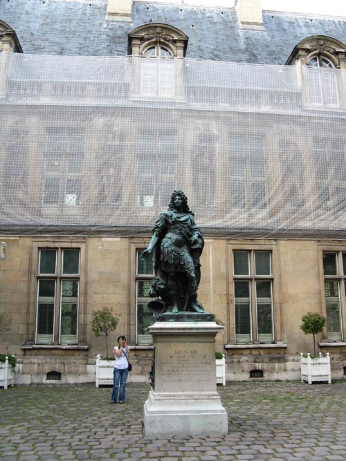 Louis XIV Statue, Musée Carnavalet, 23, Rue de Sévigné, 3e Arrondissement, Paris, France