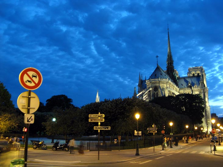 Cathédrale Notre-Dame de Paris, 6 Parvis Notre-Dame-Place Jean-Paul II, 4e Arrondissement, Paris, France, May 23, 2009