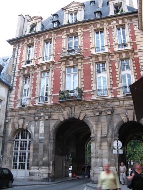 Rue de Birague, Entering Place des Vosges, 4e Arrondissement, Paris, France
