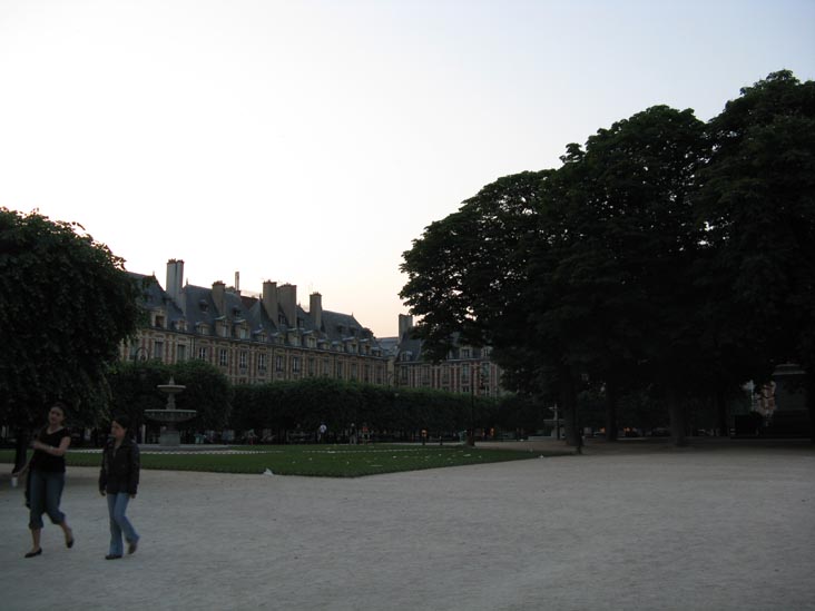 Place des Vosges, 4e Arrondissement, Paris, France
