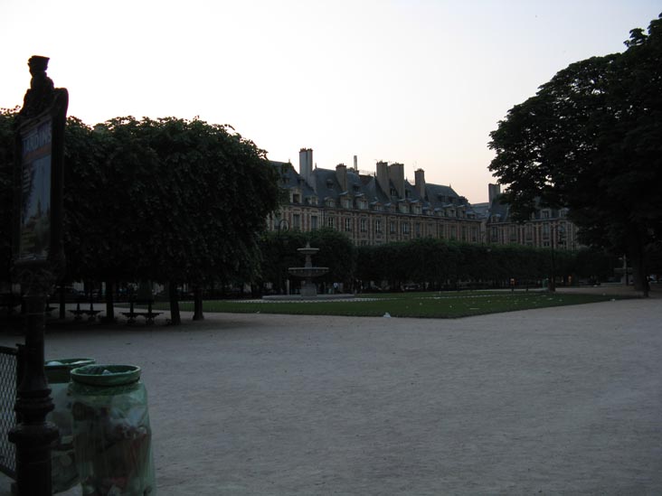 Place des Vosges, 4e Arrondissement, Paris, France