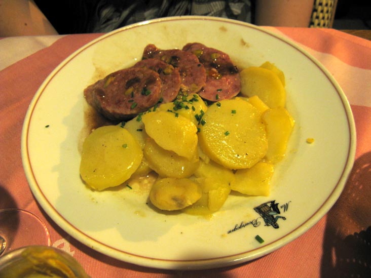 Saucisson Chaud du Beaujolais Pommes à l�Huile, Restaurant Ma Bourgogne, 19, Place des Vosges, 4e Arrondissement, Paris, France