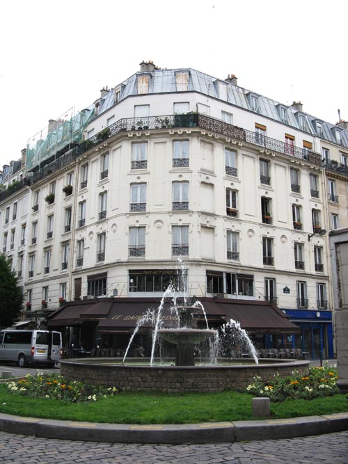 Fountain at end of Rue Mouffetard, 5e Arrondissement, Paris, France