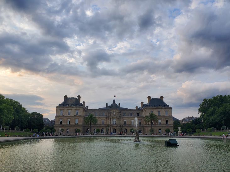 Palais du Luxembourg and Grand Bassin, Jardin du Luxembourg, 6e Arrondissement, Paris, France, July 14, 2025