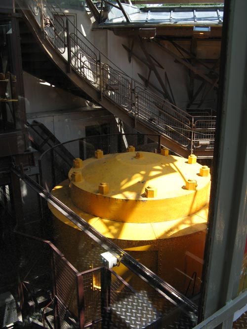 Ascenseur Jusqu'au 2ème Étage (Elevator to Second Floor), Pilier Est (East Pillar), Tour Eiffel (Eiffel Tower), Paris, France