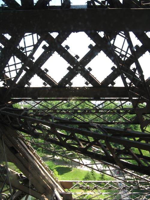 Ascenseur Jusqu'au 2ème Étage (Elevator to Second Floor), Pilier Est (East Pillar), Tour Eiffel (Eiffel Tower), Paris, France