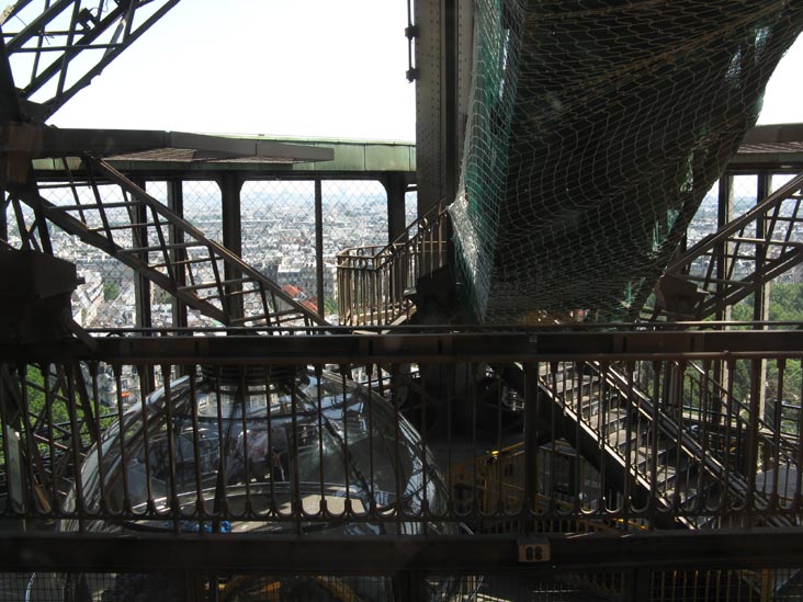 Ascenseur Jusqu'au 2ème Étage (Elevator to Second Floor), Pilier Est (East Pillar), Tour Eiffel (Eiffel Tower), Paris, France