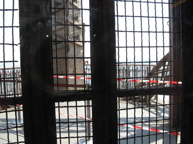 Ascenseur Jusqu'au 2ème Étage (Elevator to Second Floor), Pilier Est (East Pillar), Tour Eiffel (Eiffel Tower), Paris, France