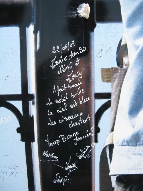 Graffiti, 2ème Étage (Second Floor), Tour Eiffel (Eiffel Tower), Paris, France