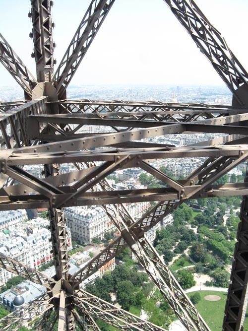 Ascenseur Jusqu'au Sommet (Elevator to Top Floor), Tour Eiffel (Eiffel Tower), Paris, France
