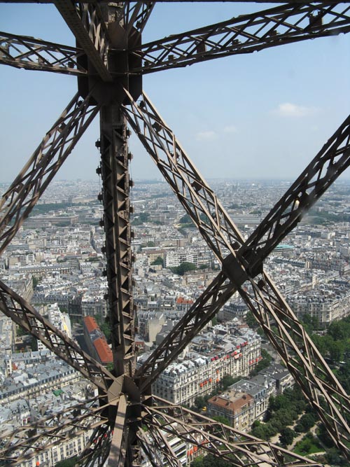 Ascenseur Jusqu'au Sommet (Elevator to Top Floor), Tour Eiffel (Eiffel Tower), Paris, France