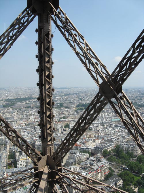 Ascenseur Jusqu'au Sommet (Elevator to Top Floor), Tour Eiffel (Eiffel Tower), Paris, France