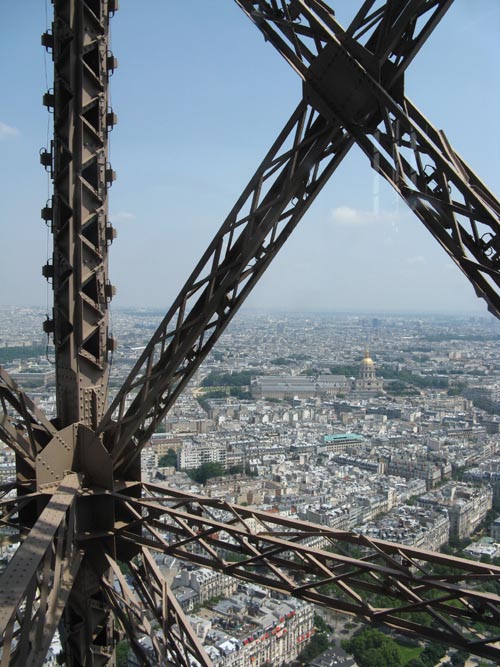 Ascenseur Jusqu'au Sommet (Elevator to Top Floor), Tour Eiffel (Eiffel Tower), Paris, France