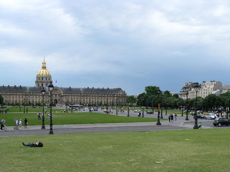 Esplanade des Invalides, 7e Arrondissement, Paris, France
