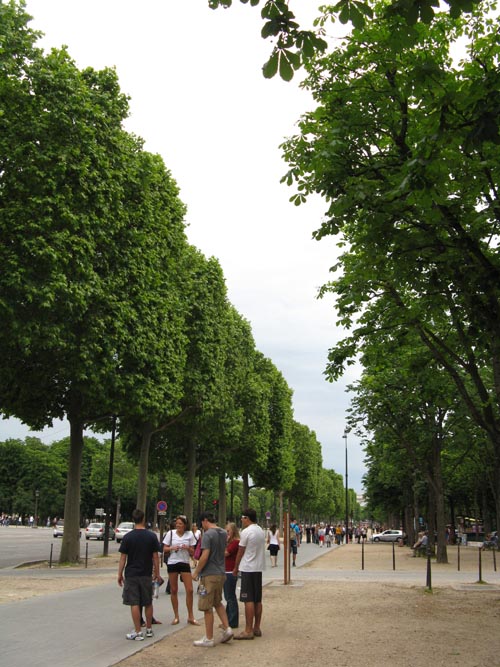 Champs-Élysées, 8e Arrondissement, Paris, France, May 23, 2009