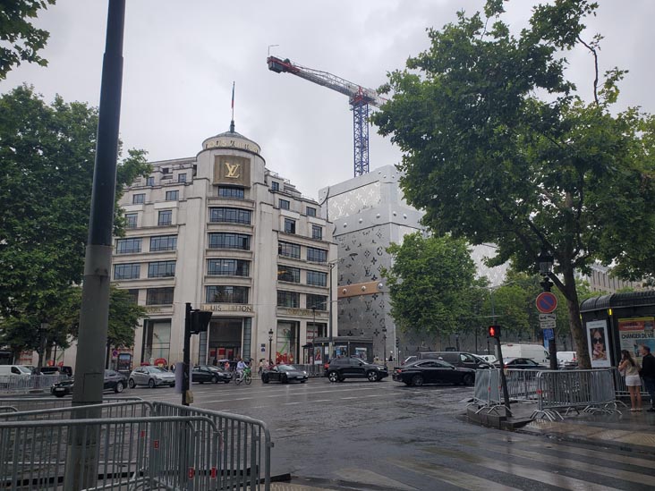 Champs-Élysées at Rue Washington, 8e Arrondissement, Paris, France, July 17, 2025