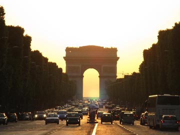 Arc de Triomphe, Champs-Élysées, 8e Arrondissement, Paris, France