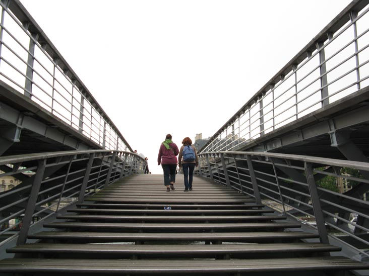 Passerelle Léopold-Sédar-Senghor (Pont de Solférino), Paris, France