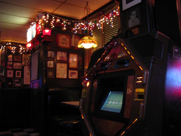 Jukebox, Pinkie Master's Lounge, 318 Drayton Street, Savannah, Georgia