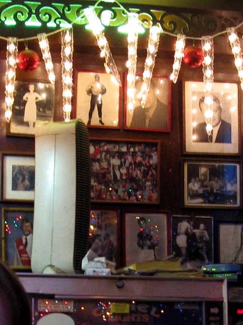 Pinkie Master's Lounge, 318 Drayton Street, Savannah, Georgia