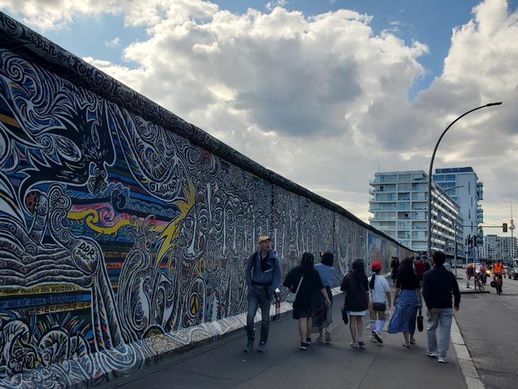 Worlds People-Wir sind ein Volk by Schamil Gimajew, East Side Gallery, Berlin, Germany, July 30, 2025
