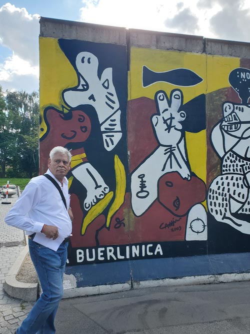 La Buerlinica by Cacciatore (Stephan Jaeger), East Side Gallery, Berlin, Germany, July 30, 2025