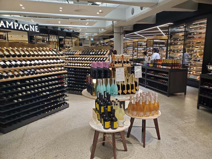 Wine Store, KaDeWe, Berlin, Germany, July 29, 2025