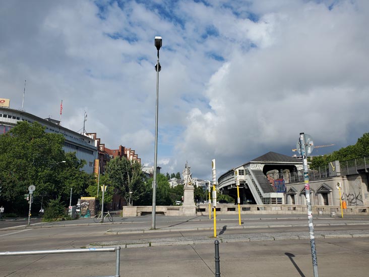 Hallesche-Tor-Brücke Over Landwehr Canal/Landwehrkanal, Berlin, Germany, August 1, 2025