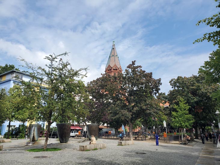 Spielplatz auf dem Marheinekeplatz, Berlin, Germany, July 31, 2025