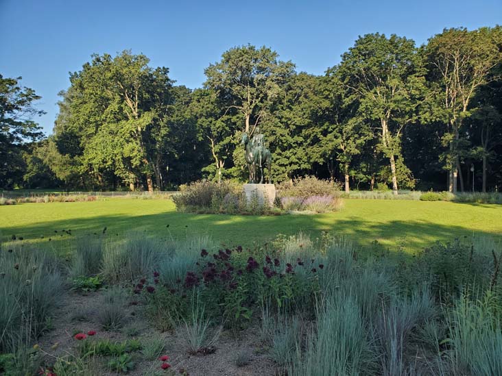 Amazone zu Pferde, Tiergarten, Berlin, Germany, July 30, 2025