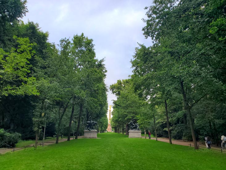 Fox Hunt Sculpture, Fasaneriealle, Tiergarten, Berlin, Germany, July 31, 2025