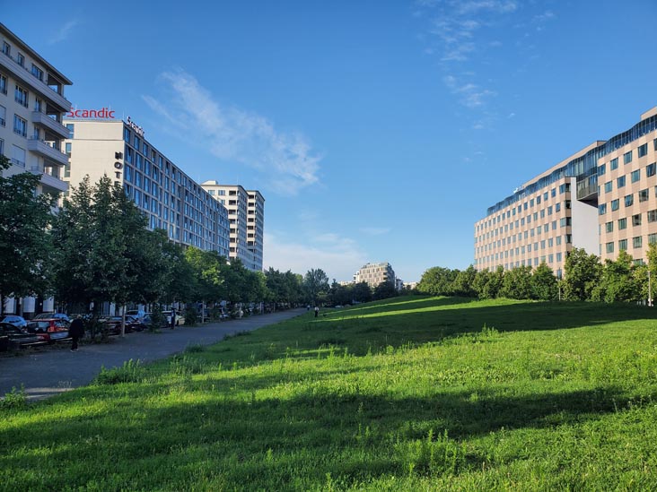 Tilla-Durieux-Park, Berlin, Germany, July 30, 2025