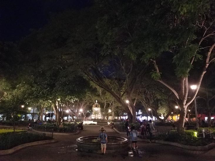 Parque Central/Plaza Mayor, Antigua, Guatemala, July 29, 2019