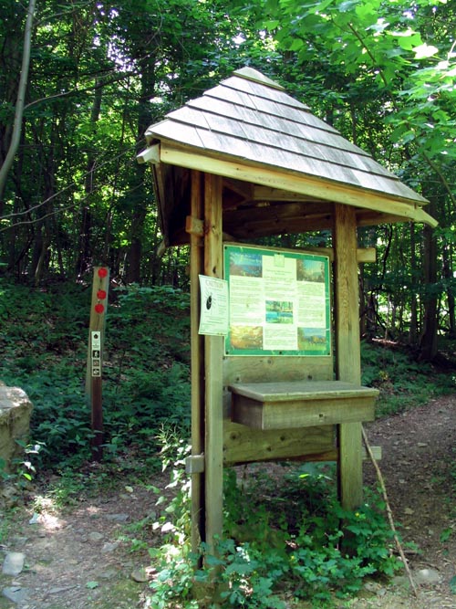 Trail Head, Sunnyside Road, Overlook Trail, Hudson Highlands State Park, Dutchess County, New York
