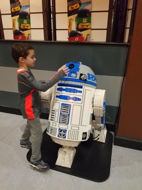 R2D2 Build, LEGOLAND Discovery Center Westchester, Yonkers, New York, March 4, 2018
