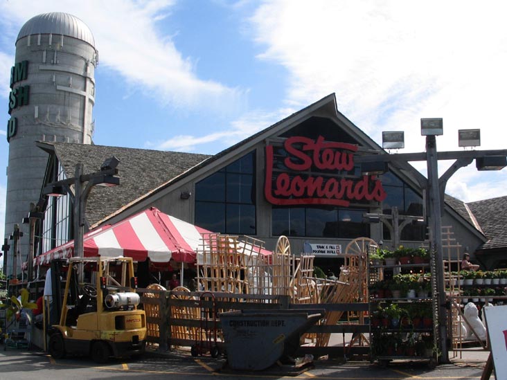 Stew Leonard's, 1 Stew Leonard Drive, Yonkers, New York