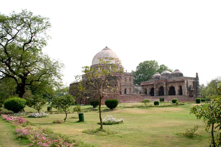 Bara Gumbad (Big Dome), Lodhi Gardens, New Delhi, India
