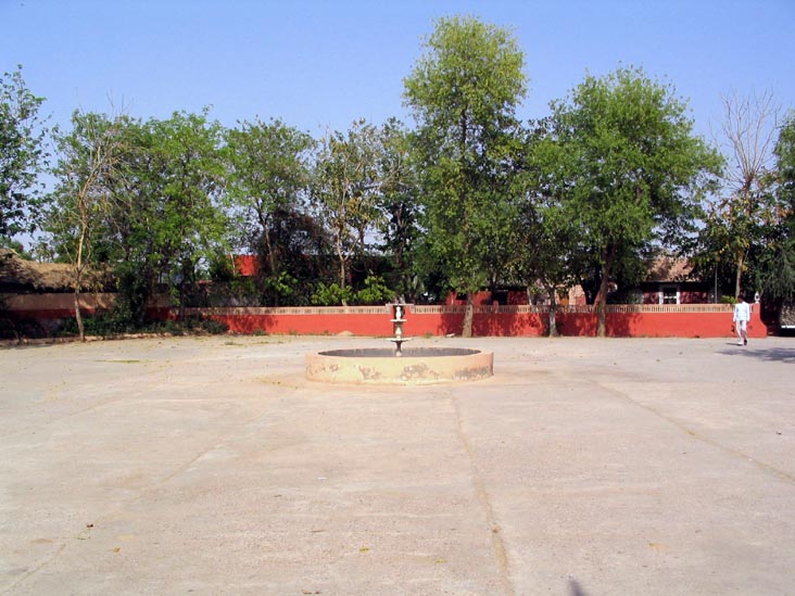 Rajasthan Motel, National Highway No. 11, Mahuwa, Rajasthan, India