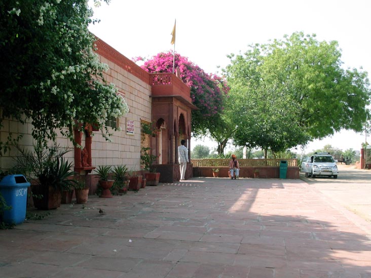 Rajasthan Motel, National Highway No. 11, Mahuwa, Rajasthan, India