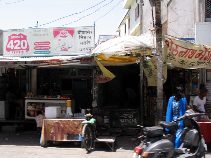 Bapu Bazar, Udaipur, Rajasthan, India